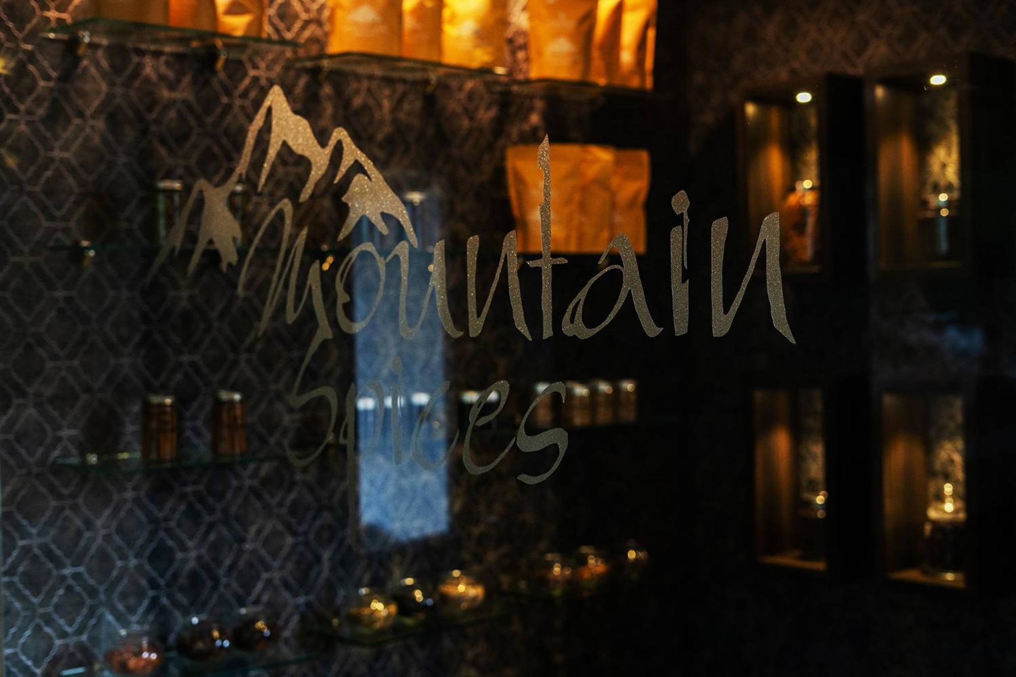 Viceroy Luxury Mountain Resort And Spa Munnar Bagian luar foto