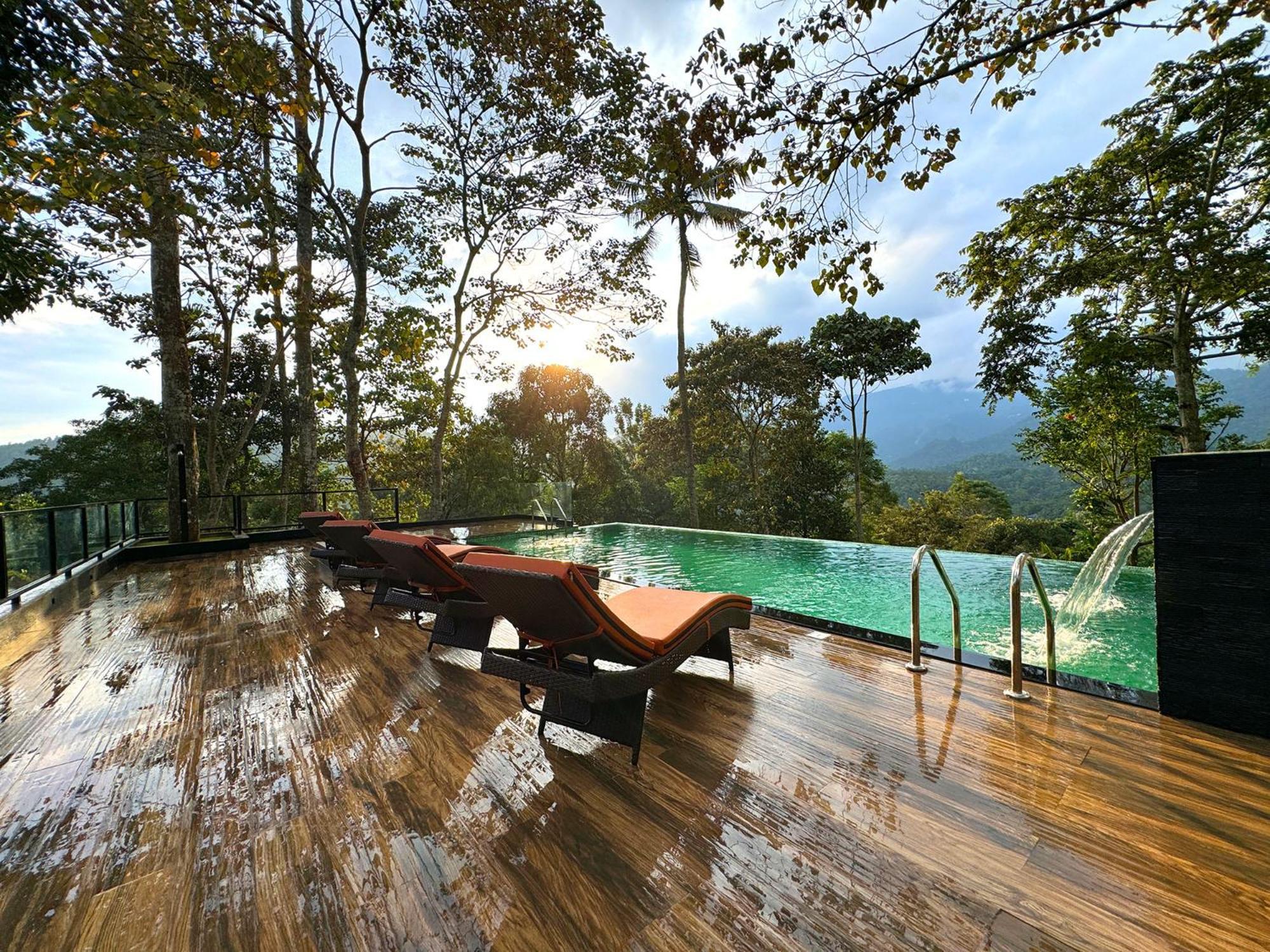 Viceroy Luxury Mountain Resort And Spa Munnar Bagian luar foto